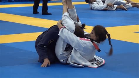 reverse headscissors|Mixed Headscissors in Male vs Female Wrestling.